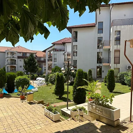 Complex Compass Apartment *